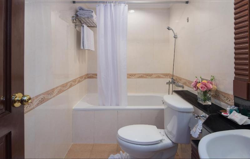 Two-Bedroom Suite (Family Room)